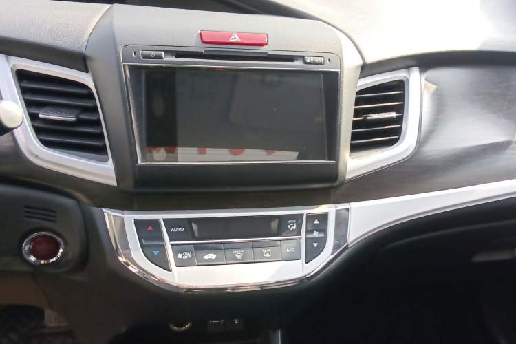 Used Honda Jade 2014 1.8L CVT Luxury Edition 5 seats Audio And AC Panel