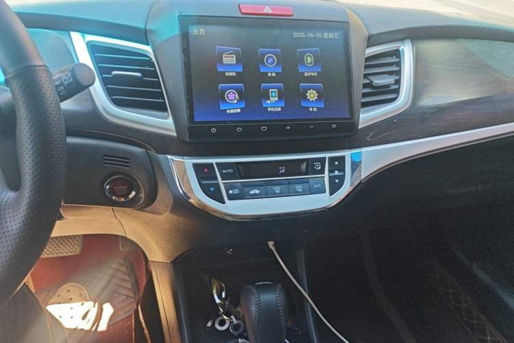 Used Honda Jade 2014 1.8L Automatic Comfort Elite Version 5 Seats Audio And AC Panel