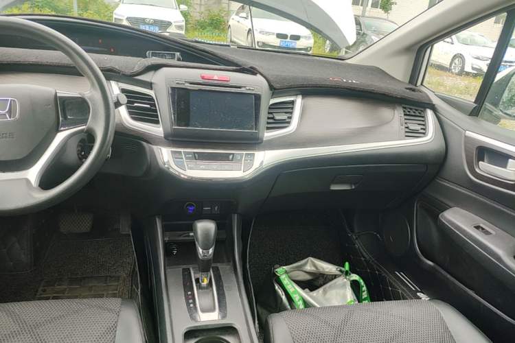 Used Honda Jade 2014 1.8L Automatic Comfort Elite Version 5 Seats Audio And AC Panel