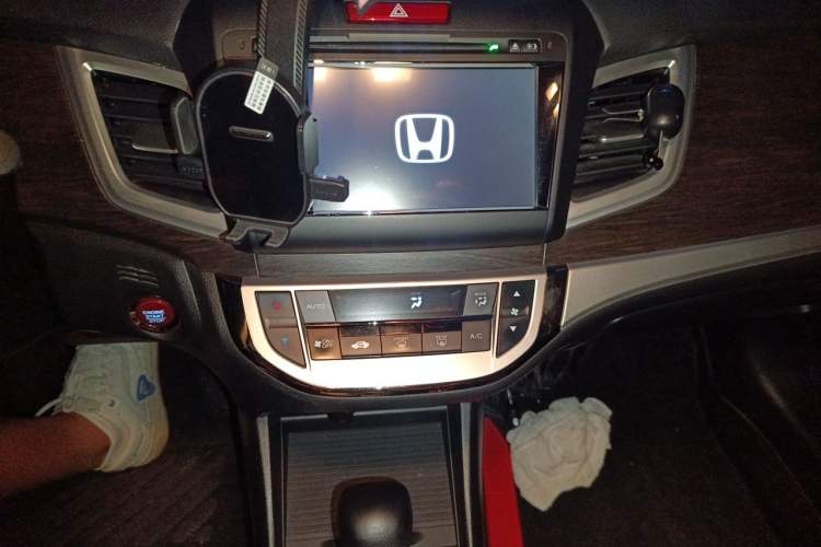 Used Honda Jade 2014 1.8L Automatic Comfort Elite Version 5 Seats Audio And AC Panel