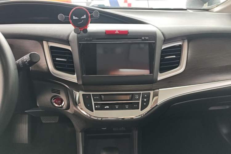 Used Honda Jade 2014 1.8L Automatic Comfort Elite Version 5 Seats Audio And AC Panel