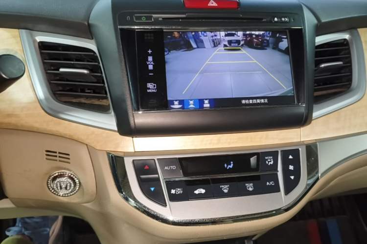 Used Honda Jade 2014 1.8L Automatic Comfort Elite Version 5 Seats Audio And AC Panel