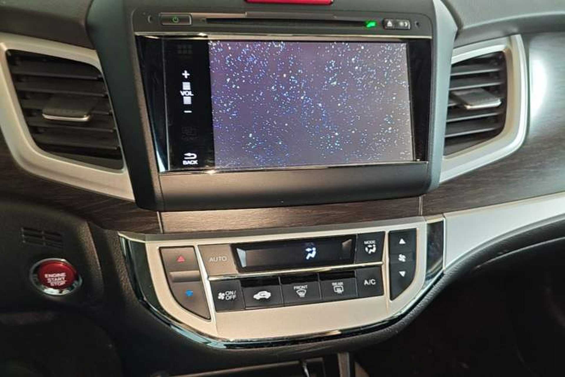 Used Honda Jade 2014 1.8L CVT Luxury Edition 5 seats Audio And AC Panel