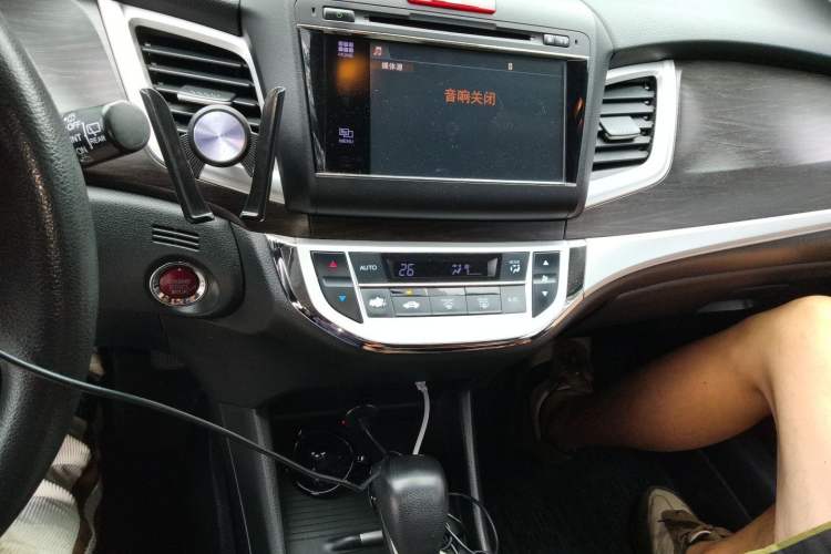Used Honda Jade 2014 1.8L Automatic Comfort Elite Version 5 Seats Audio And AC Panel