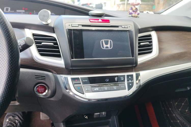 Used Honda Jade 2014 1.8L Automatic Comfort Elite Version 5 Seats Audio And AC Panel
