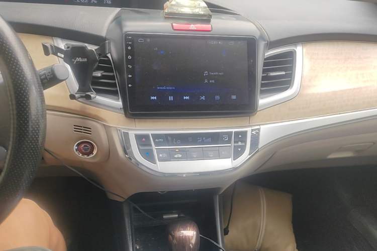 Used Honda Jade 2014 1.8L Automatic Comfort Elite Version 5 Seats Audio And AC Panel