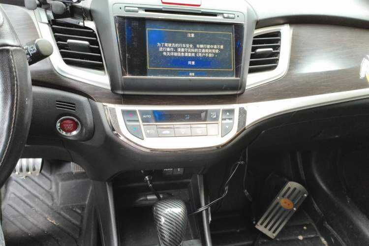 Used Honda Jade 2014 1.8L CVT Luxury Edition 5 seats Audio And AC Panel
