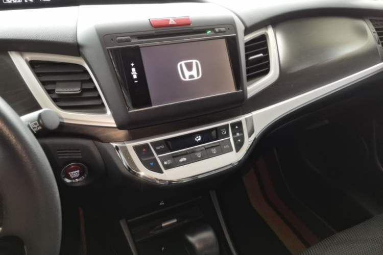 Used Honda Jade 2014 1.8L Automatic Comfort Elite Version 5 Seats Audio And AC Panel