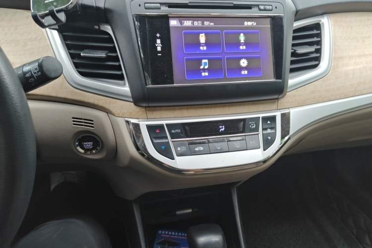 Used Honda Jade 2014 1.8L CVT Luxury Edition 5 seats Audio And AC Panel