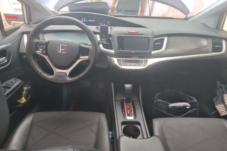 Used Honda Jade 2014 1.8L Automatic Comfort Elite Version 5 Seats Center Console