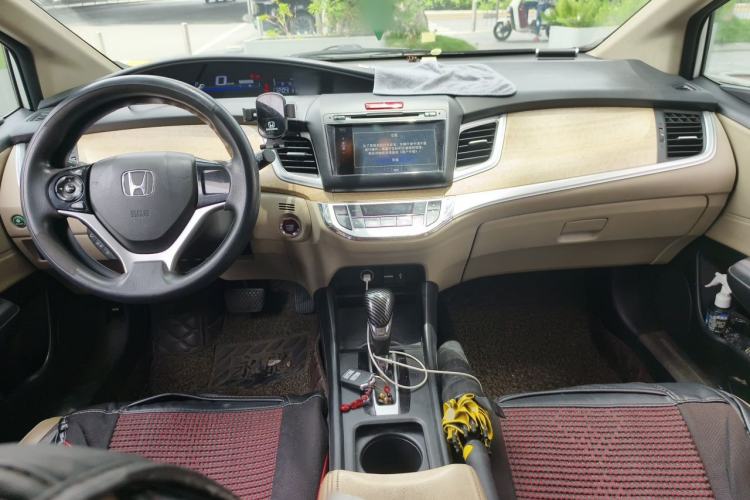 Used Honda Jade 2014 1.8L Automatic Comfort Elite Version 5 Seats Center Console