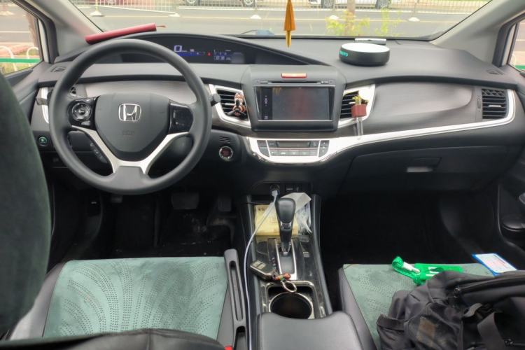 Used Honda Jade 2014 1.8L Automatic Comfort Elite Version 5 Seats Center Console