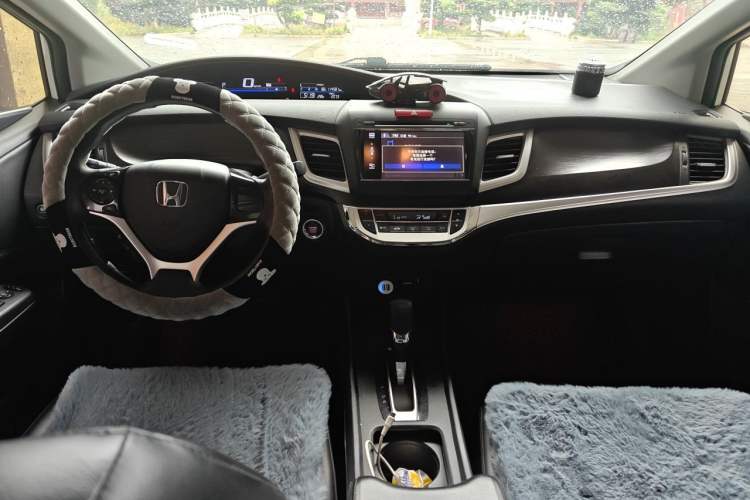 Used Honda Jade 2014 1.8L Automatic Comfort Elite Version 5 Seats Center Console