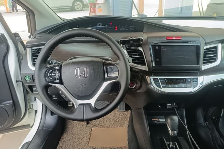 Used Honda Jade 2014 1.8L Automatic Comfort Elite Version 5 Seats Center Console