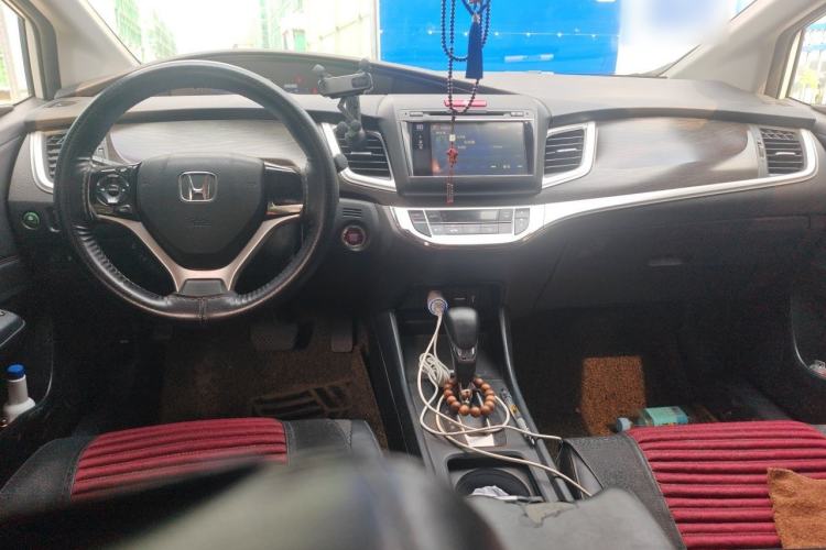 Used Honda Jade 2014 1.8L Automatic Comfort Elite Version 5 Seats Center Console