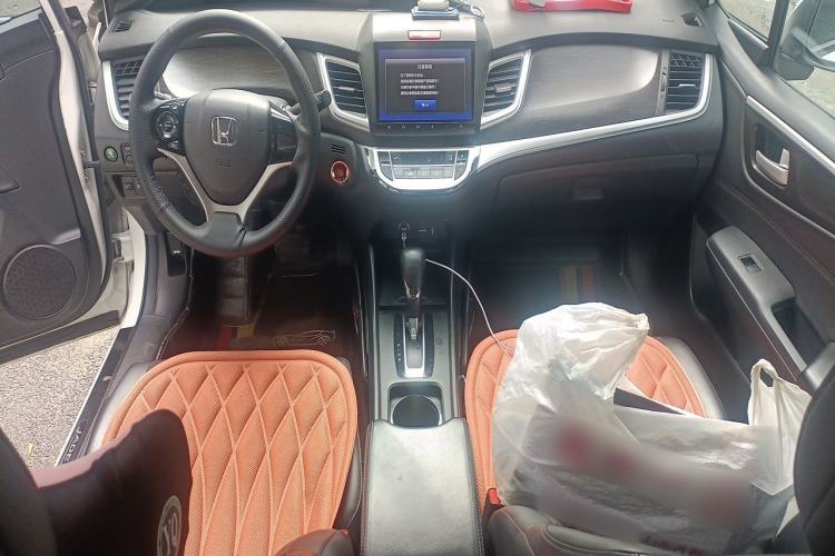 Used Honda Jade 2014 1.8L Automatic Comfort Elite Version 5 Seats Center Console