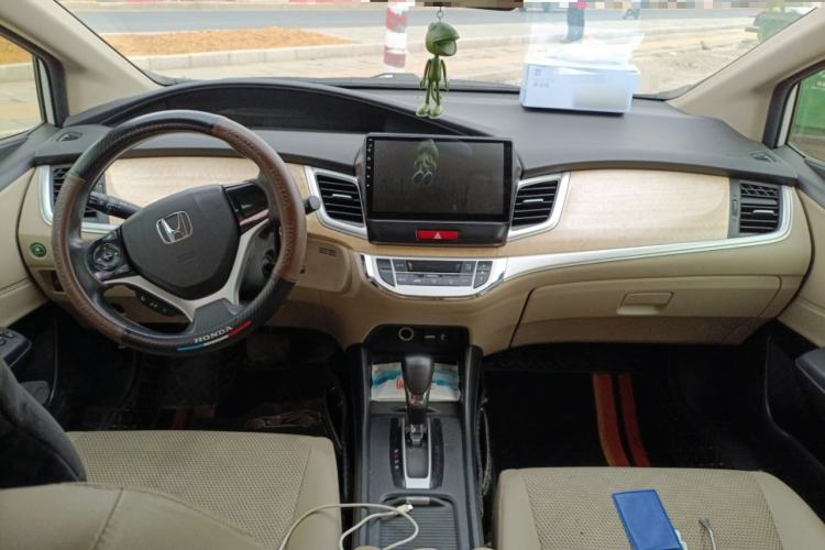 Used Honda Jade 2014 1.8L Automatic Comfort Elite Version 5 Seats Center Console