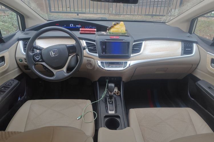 Used Honda Jade 2014 1.8L Automatic Comfort Elite Version 5 Seats Center Console