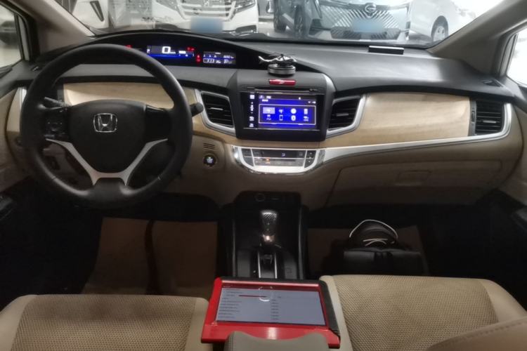 Used Honda Jade 2014 1.8L Automatic Comfort Elite Version 5 Seats Center Console