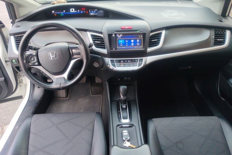 Used Honda Jade 2014 1.8L Automatic Comfort Elite Version 5 Seats Center Console