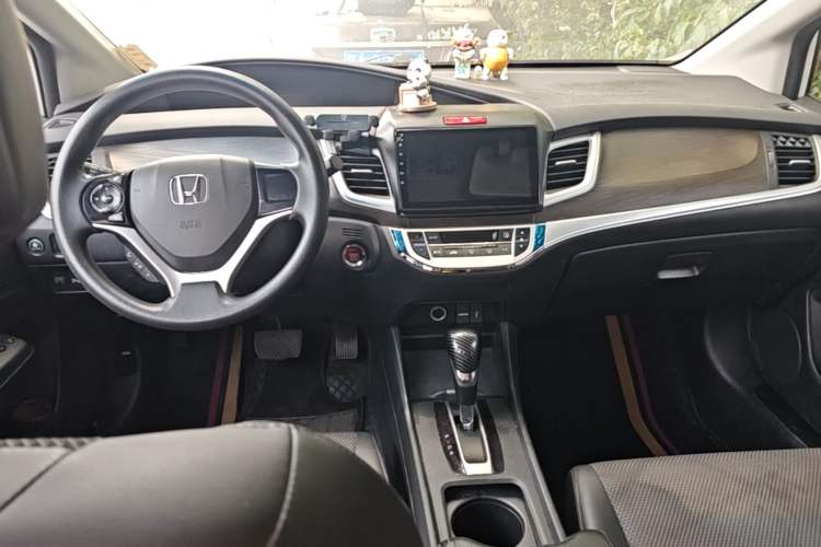 Used Honda Jade 2014 1.8L Automatic Comfort Elite Version 5 Seats Center Console