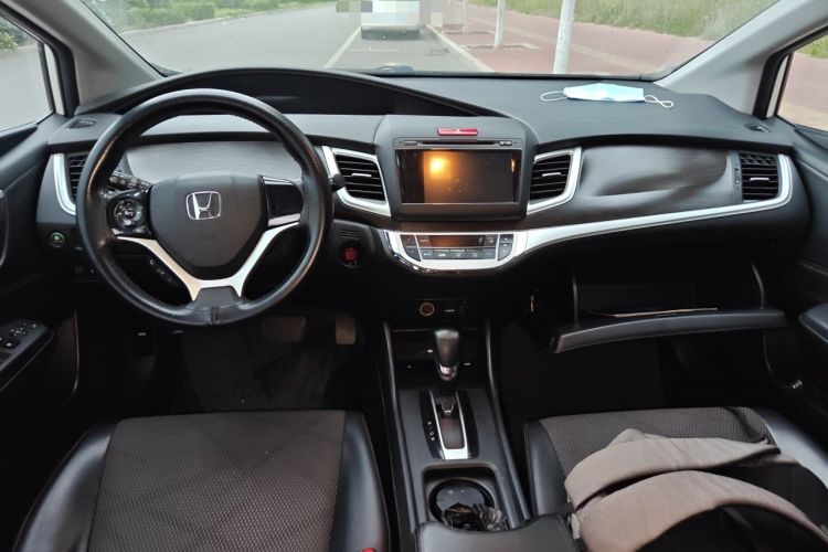Used Honda Jade 2014 1.8L Automatic Comfort Elite Version 5 Seats Center Console