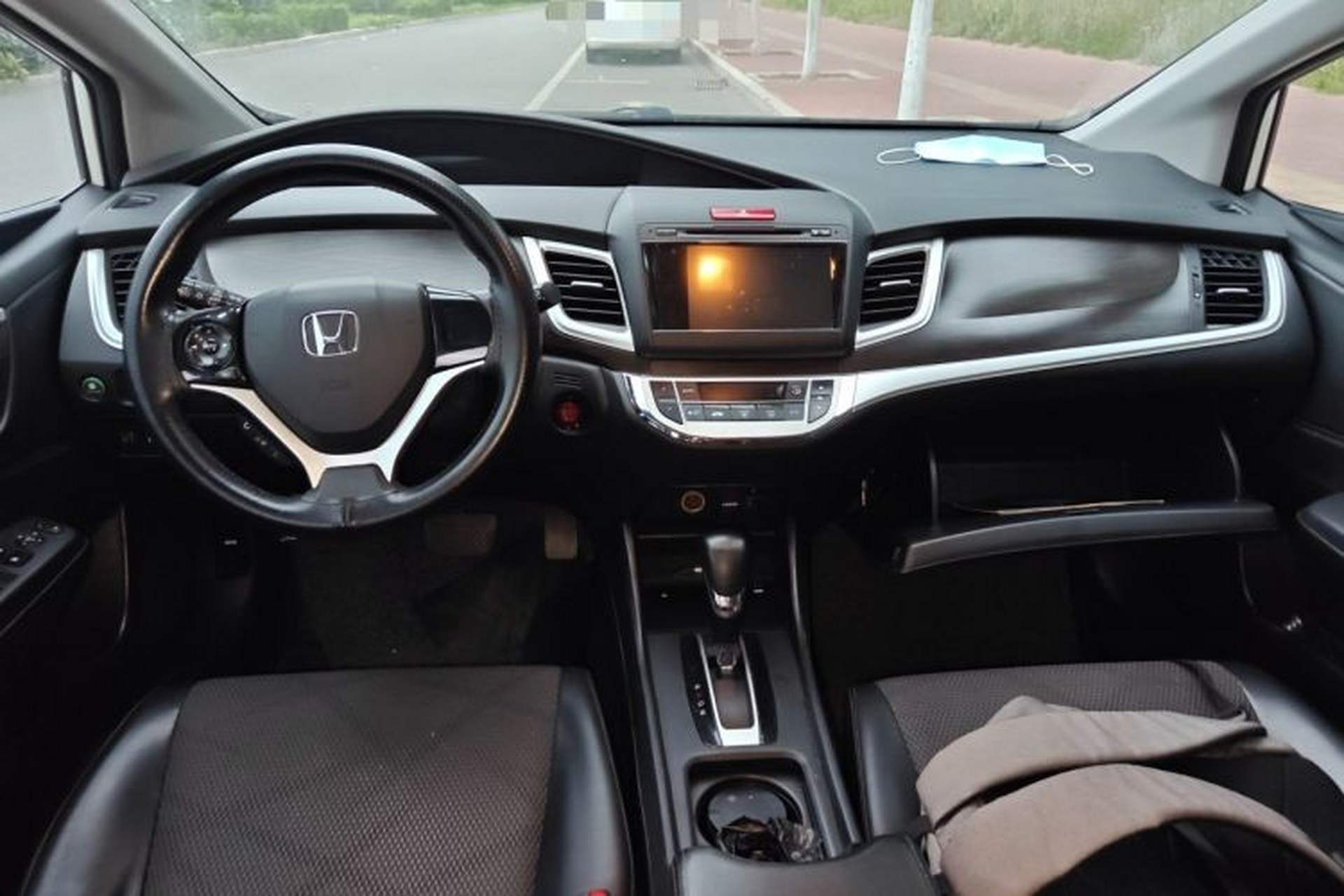 Used Honda Jade 2014 1.8L Automatic Comfort Elite Version 5 Seats Center Console