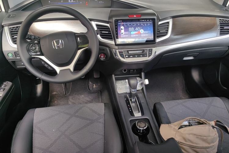 Used Honda Jade 2014 1.8L Automatic Comfort Elite Version 5 Seats Center Console