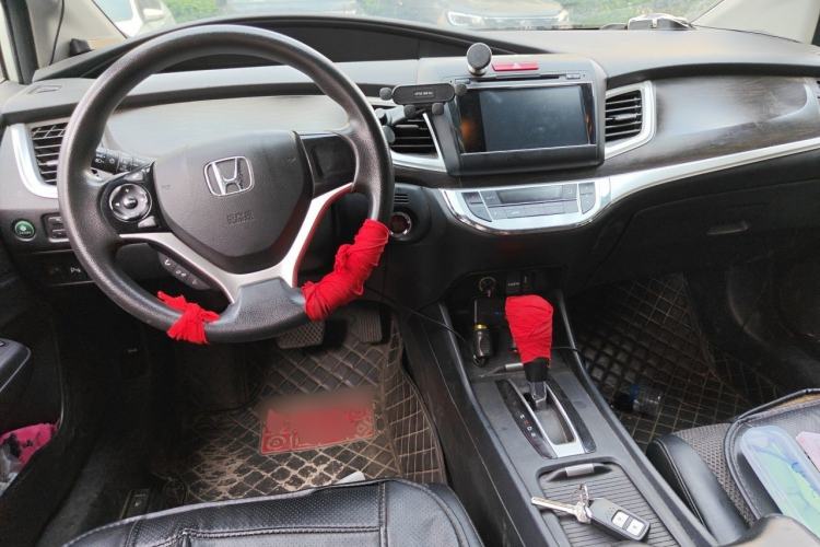 Used Honda Jade 2014 1.8L Automatic Comfort Elite Version 5 Seats Center Console