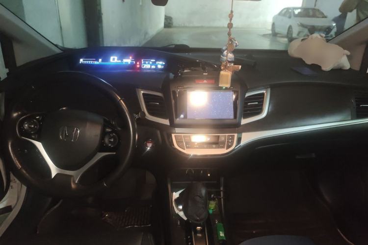 Used Honda Jade 2014 1.8L CVT Luxury Edition 5 seats Center Console