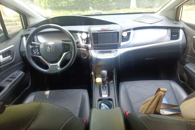 Used Honda Jade 2014 1.8L Automatic Comfort Elite Version 5 Seats Center Console