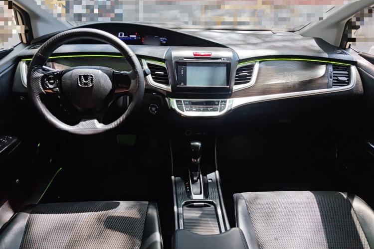 Used Honda Jade 2014 1.8L Automatic Comfort Elite Version 5 Seats Center Console