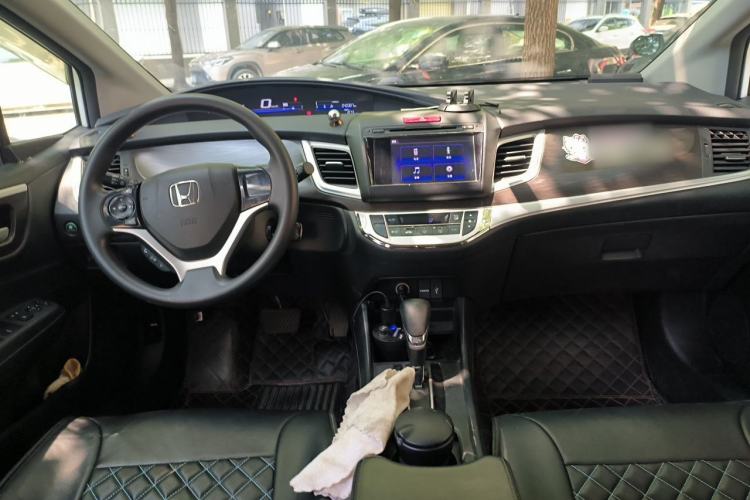 Used Honda Jade 2014 1.8L Automatic Comfort Elite Version 5 Seats Center Console