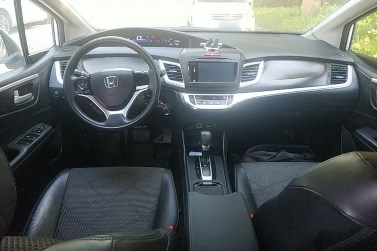 Used Honda Jade 2014 1.8L Automatic Comfort Elite Version 5 Seats Center Console