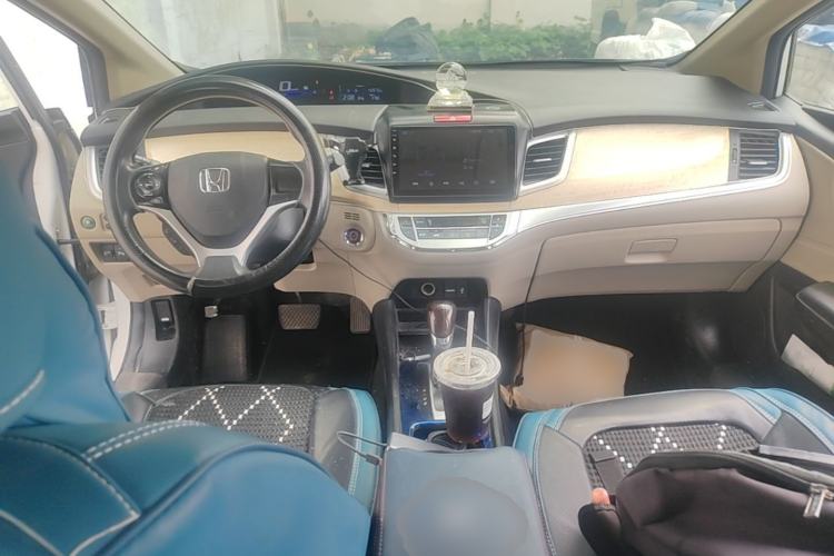 Used Honda Jade 2014 1.8L Automatic Comfort Elite Version 5 Seats Center Console