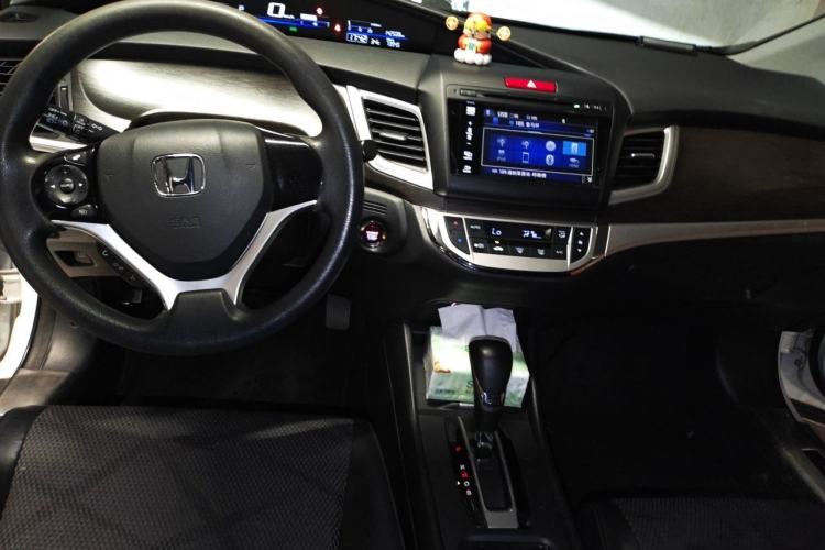 Used Honda Jade 2014 1.8L Automatic Comfort Elite Version 5 Seats Center Console