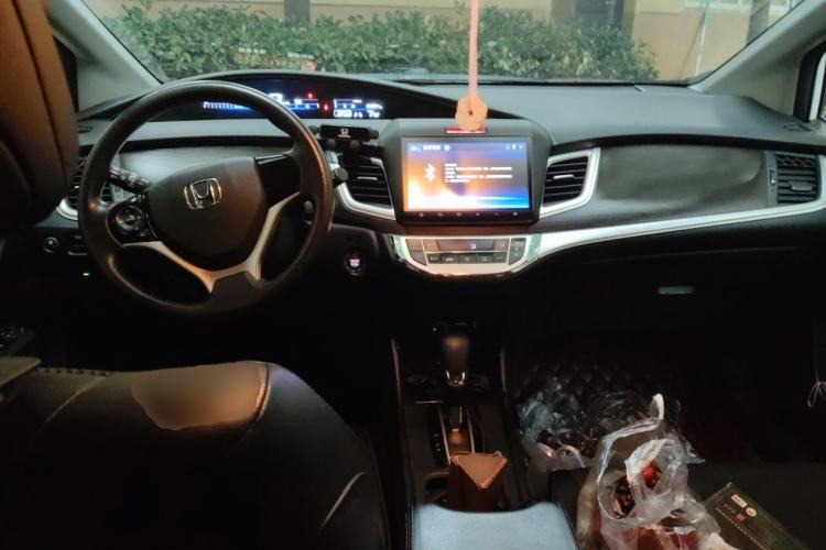 Used Honda Jade 2014 1.8L Automatic Comfort Elite Version 5 Seats Center Console