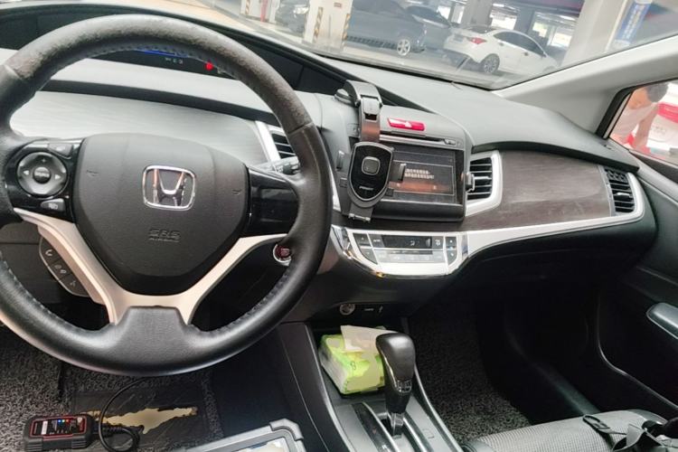 Used Honda Jade 2014 1.8L Automatic Comfort Elite Version 5 Seats Center Console
