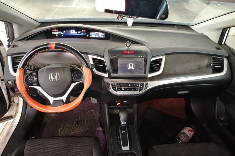 Used Honda Jade 2014 1.8L Automatic Comfort Elite Version 5 Seats Center Console