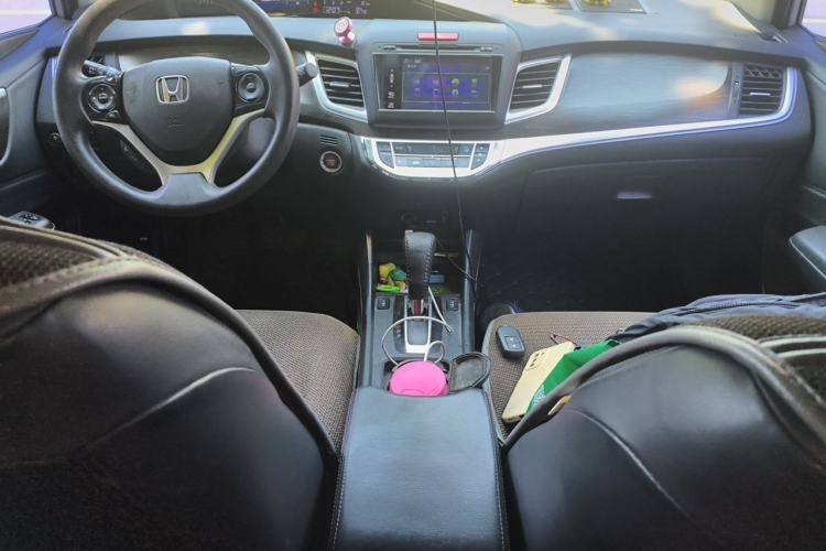 Used Honda Jade 2014 1.8L CVT Luxury Edition 5 seats Center Console