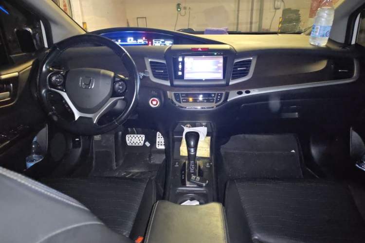 Used Honda Jade 2014 1.8L CVT Luxury Prestige Edition 5 Seats Center Console