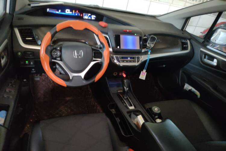Used Honda Jade 2014 1.8L Automatic Comfort Elite Version 5 Seats Center Console