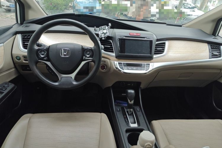 Used Honda Jade 2014 1.8L CVT Luxury Edition 5 seats Center Console