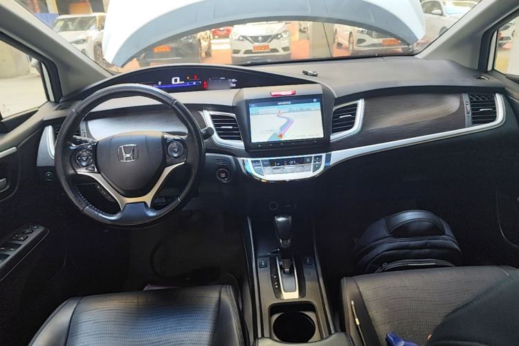 Used Honda Jade 2014 1.8L CVT Luxury Prestige Edition 5 Seats Center Console