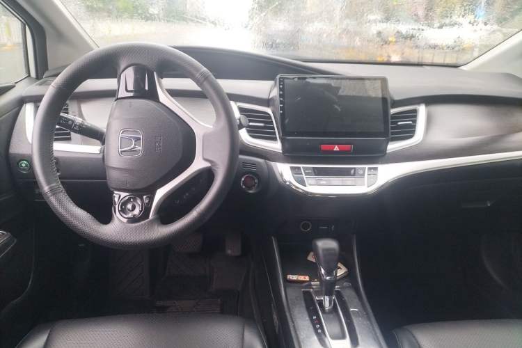 Used Honda Jade 2014 1.8L Automatic Comfort Elite Version 5 Seats Center Console