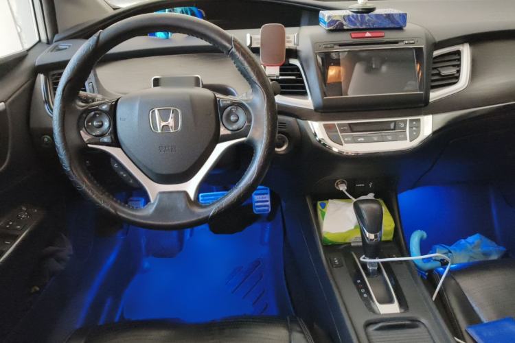 Used Honda Jade 2014 1.8L CVT Luxury Edition 5 seats Center Console
