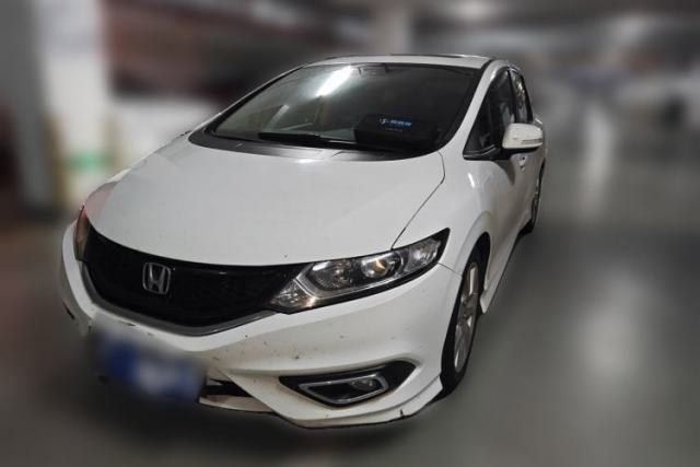 Honda Jade 2014 1.8L Automatic Comfort Elite Version 5 Seats usado