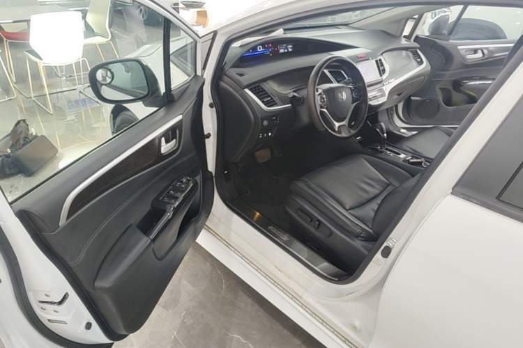 Used Honda Jade 2014 1.8L CVT Luxury Prestige Edition 5 Seats Driver Seat