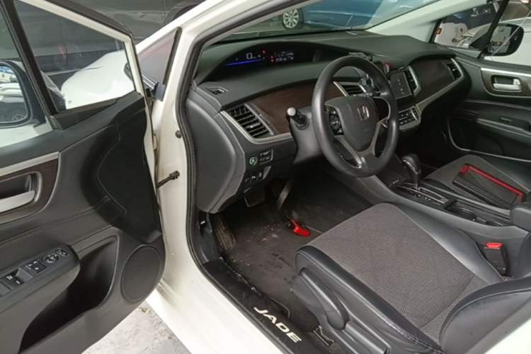 Used Honda Jade 2014 1.8L Automatic Comfort Elite Version 5 Seats Driver Seat