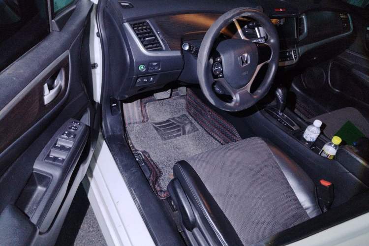 Used Honda Jade 2014 1.8L Automatic Comfort Elite Version 5 Seats Driver Seat